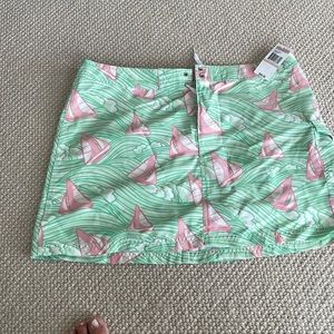 Brand new Vineyard vines size 12 board skirt overboard